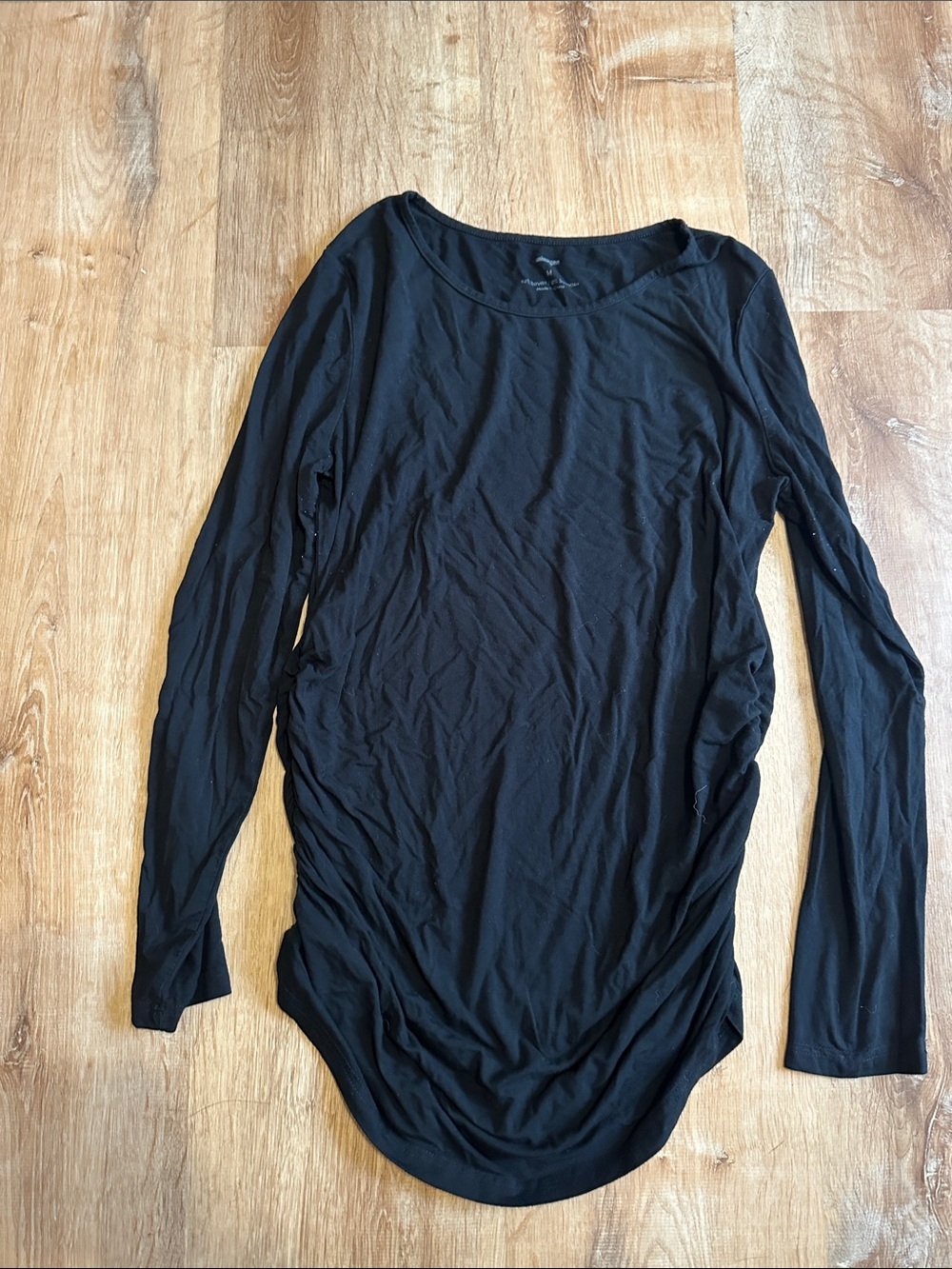 Black Long-Sleeve Women’s Maternity Scoop Neck Top